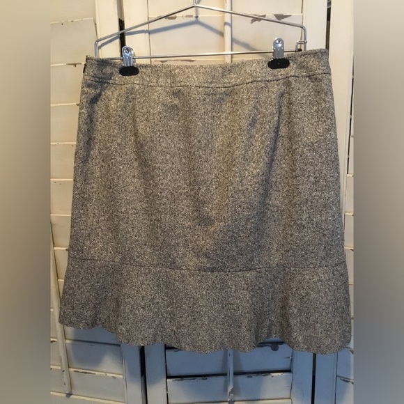 Ann Taylor Loft skirt - Picture 2 of 2